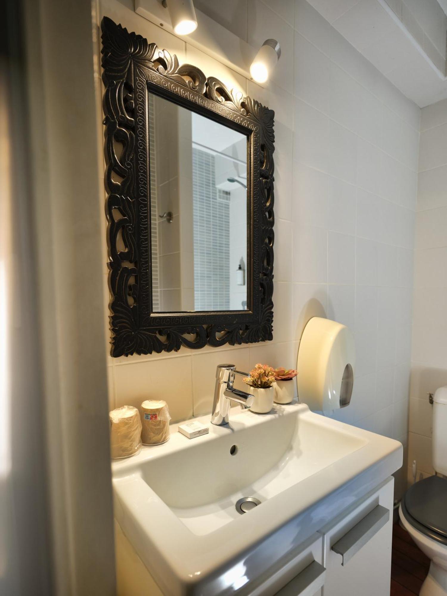 Hotel Les Negociants 2*