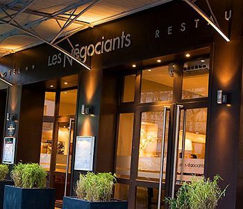Les Negociants Hotel